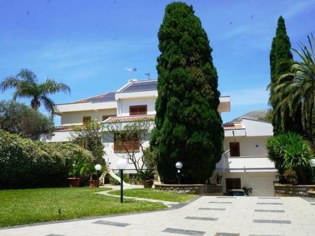 Esclusiva villa di 497 mq in vendita Via Giovanni Rosciglione, 22, Palermo, Sicilia