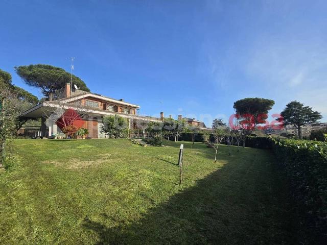 Esclusiva villa di 490 mq in vendita Via della Nocetta, 61, Roma, Lazio