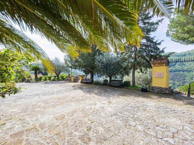 Esclusiva villa di 500 mq in vendita Via Don Mario Scarrone, Finale Ligure, Savona, Liguria
