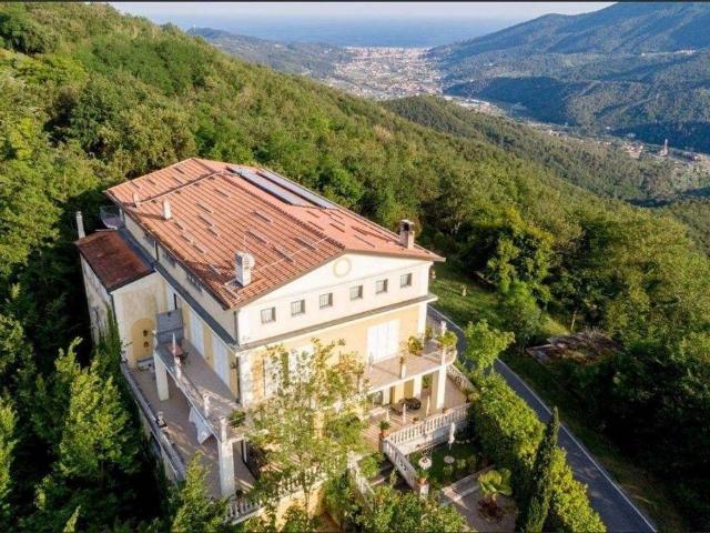 Esclusiva villa di 600 mq in vendita Alassio, Italia
