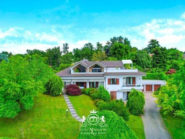 Esclusiva villa di 612 mq in vendita Via Belvedere, 33, Castronno, Lombardia