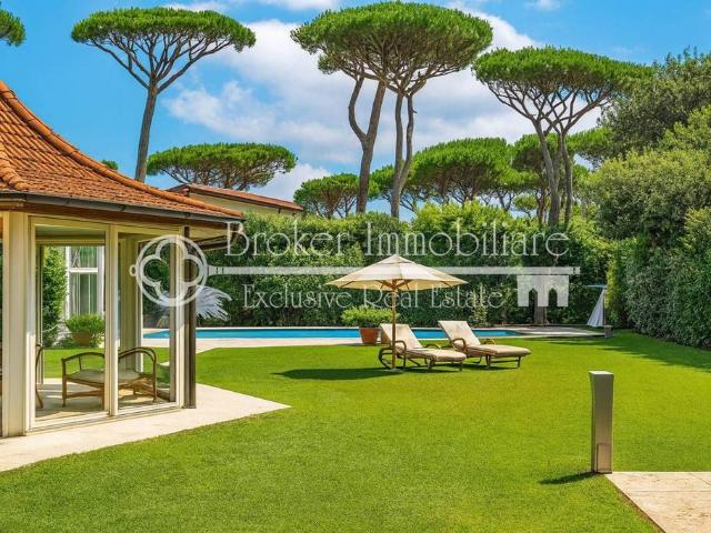 Esclusiva villa di 645 mq in vendita Via Achille Franceschi, Forte dei Marmi, Lucca, Toscana