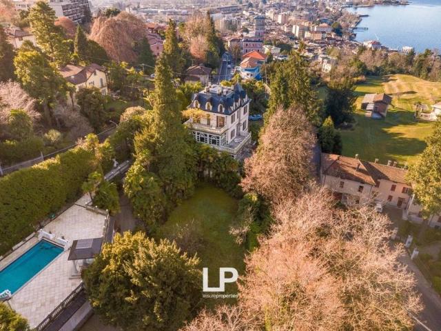 Esclusiva villa di 654 mq in vendita Via Lugano, 21A, Luino, Lombardia