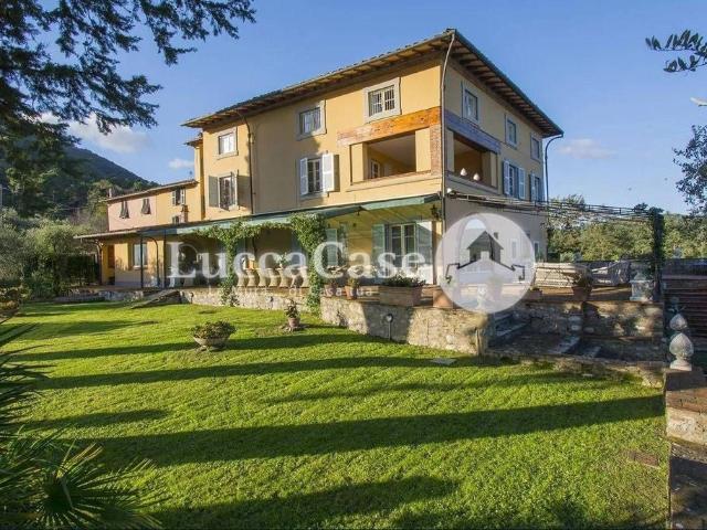 Esclusiva villa di 900 mq in vendita Lucca, Italia