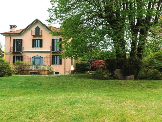 Esclusiva villa in vendita Via alla Punta, Sesto Calende, Lombardia