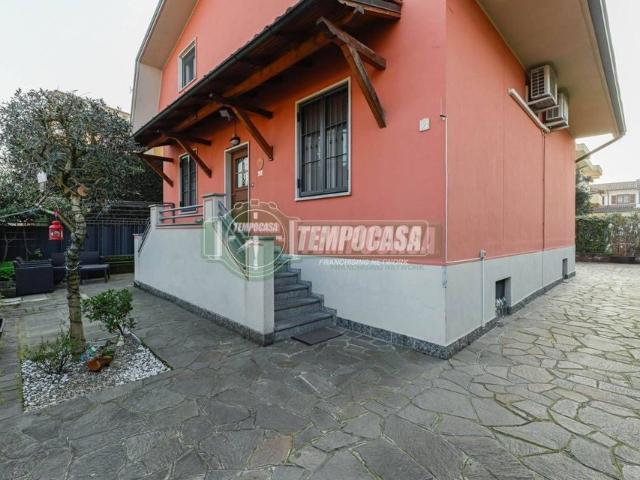 Esclusiva villa in vendita Via Guglielmo Marconi 9, Rodano, Milano, Lombardia