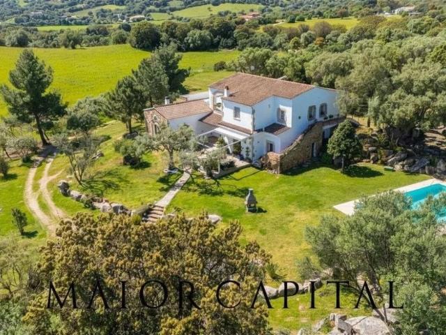 Esclusiva villa in vendita Via della Cantoniera Putzolu, Olbia, Sardegna