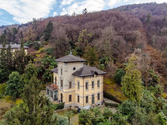 Prestigiosa villa di 800 mq in vendita, Stresa, Italia
