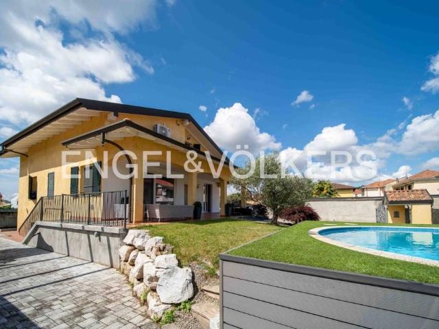 Esclusiva villa in vendita Via San Macario, 15, Lonate Pozzolo, Lombardia