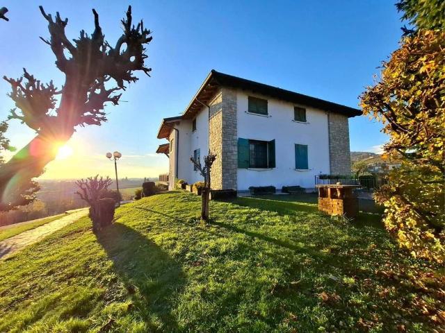 Esclusiva villa in vendita Via Serradesca, Scanzo Rosciate, Lombardia
