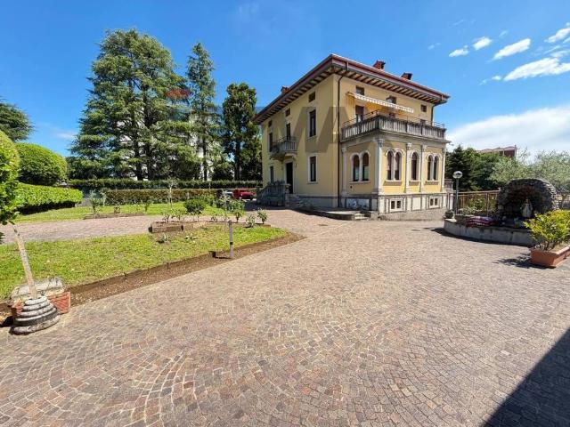 Esclusiva villa in vendita viale italia, 18, Ponte San Pietro, Lombardia