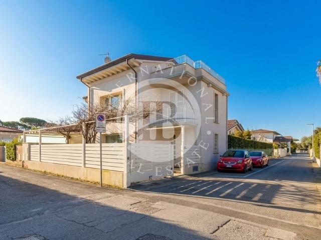 Esclusiva villa in vendita Forte dei Marmi, Toscana