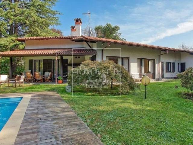 Esclusiva villa in vendita Luvinate, Italia
