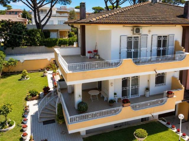 Esclusiva villa in vendita Piazza Salvo D'Acquisto, 9, Anzio, Lazio