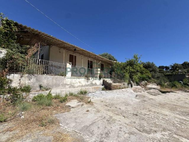 Esclusiva villa in vendita Salita Frantinaro, 9, Messina, Sicilia