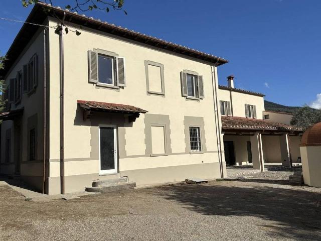 Esclusiva Villetta a Schiera di 175 mq in vendita Firenze, Italia