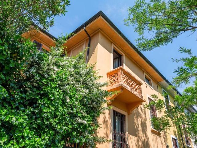 Esclusiva Villetta a Schiera in vendita Piazza Ermete Novelli, 5, Milano, Lombardia