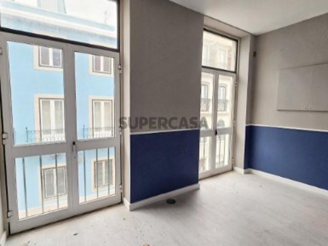 Escritório à venda junto ao Metro do Largo do Rato