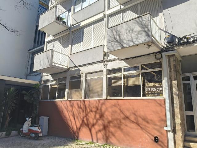 Escritorio com 75 m2 na Av Infante Santo