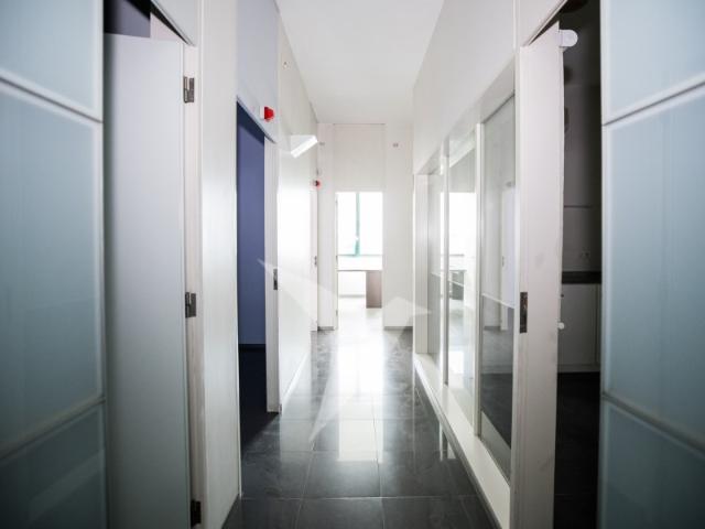 Escritório com 164 m² | Lugar de Garagem | Porto Business Plaza