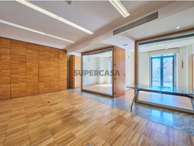 Escritório de Prestígio em Edifício de Charme no Chiado Travessa da Trindade