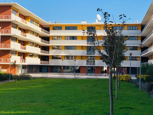 Escritório de 208 m² no Portela Business Center | Carnaxide | Segurança 24h