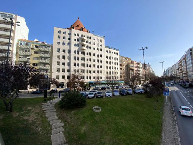 Escritório Edifício Alfa Center Sete Rios 153 m2