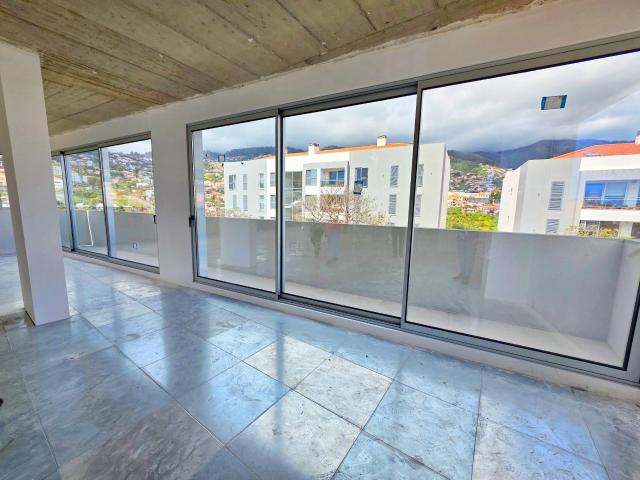 ESCRITÓRIO EMPRESARIAL NO FUNCHAL