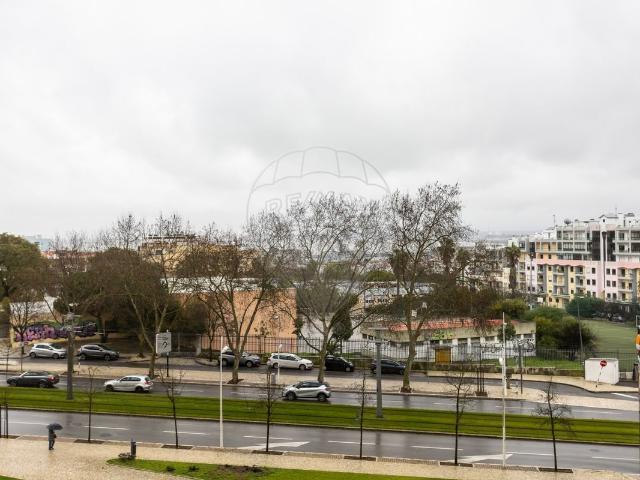 Escritório para arrendar em Almada