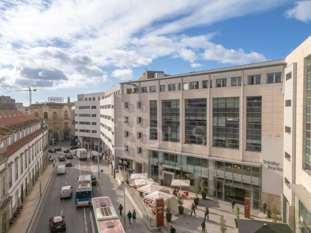 Escritório para arrendar, no edifício Trinity, no Porto