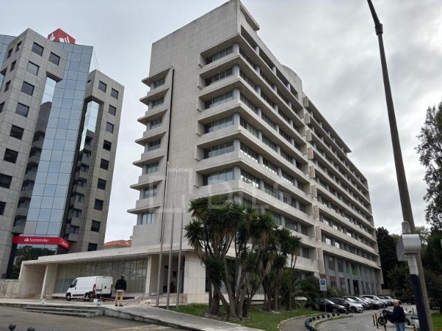 Escritório para arrendar na Av. da Boavista, no Porto