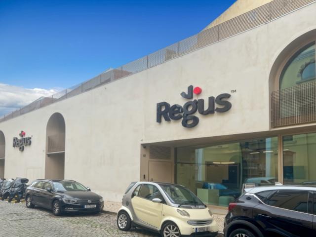 Escritório privado totalmente equipado para si e para a sua equipa em Lisbon, Alcantara