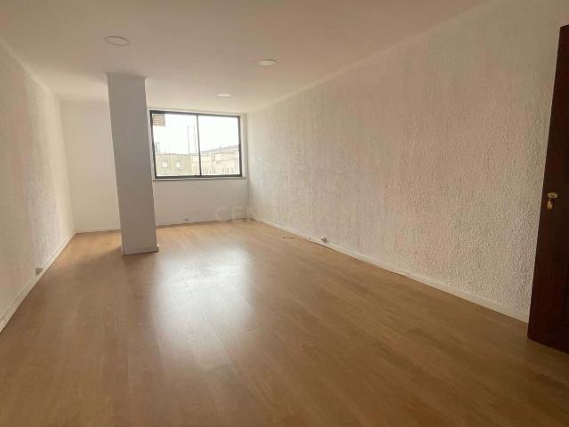 Escritório T2 em Alcântara, Lisboa