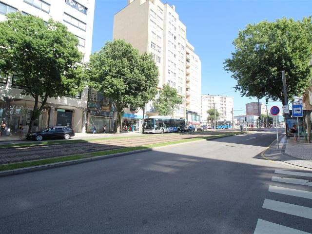 Escritório / Vila Nova de Gaia, Mafamude e Vilar do Paraíso