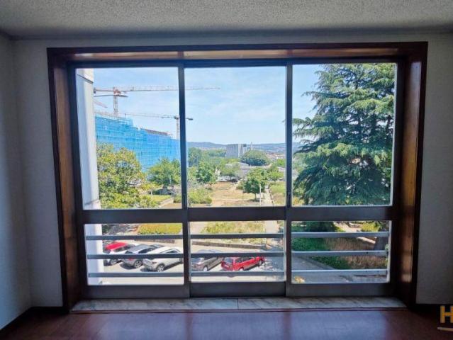 Escritório / 45m2 / Praça Flores / Porto | 26084091286