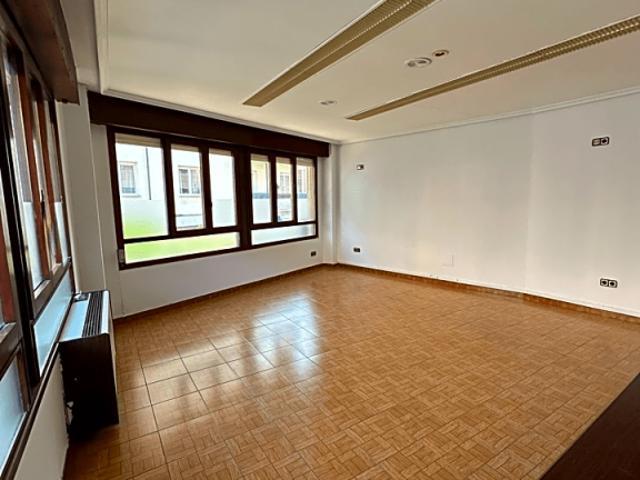 Escritorios Torrelavega Cantabria LS73299903