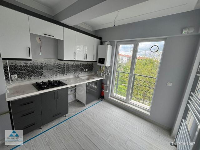 ESENBOĞA MAHALLESİNDE BAĞIMSIZ MUTFAKLI ARA KATTA SATILIK DAİRE