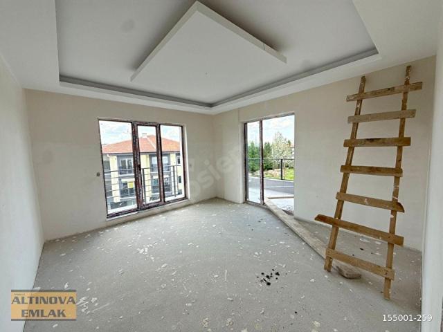 ESENBOĞA'DA, 2 AY SONRA TESLİM, CADDE ÜSTÜNDE 2+1 DAİRE!