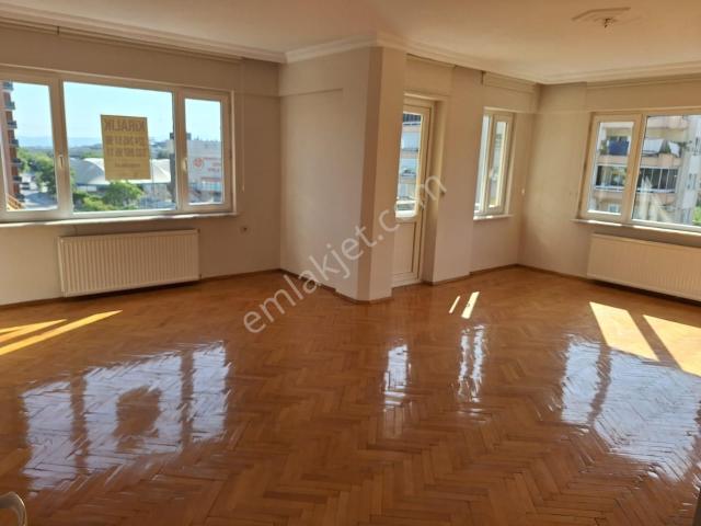 Esen'den Barbaros Cadesinde Doğu Cephe Site İçi Kiralık Daire