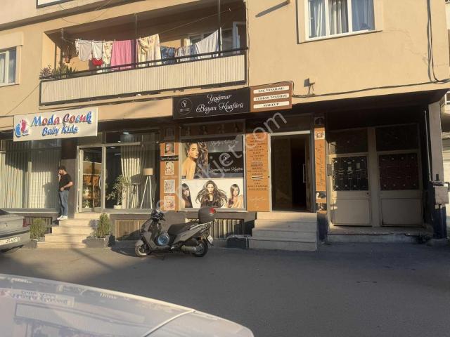 Esenevler Erikli Caddesi Yakını 40 M² Kiralık Dükkan