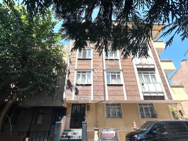 Esenevler Merkez'de Full Eşyalı Boş 2+1 Bahçe Katı