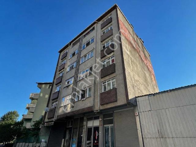 Esenkent Mahallesinde Yatırımlık Ve Oturuma Uygun 2+1 Daire