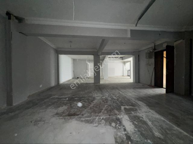 Esenler Menderes Mah Türkiye Emlak 200m² Kiralık 1. Kat Dükkan