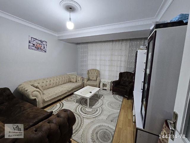 Esenler fatih mah tabyada satılık 2+1 arakat 90m2 kredili daire
