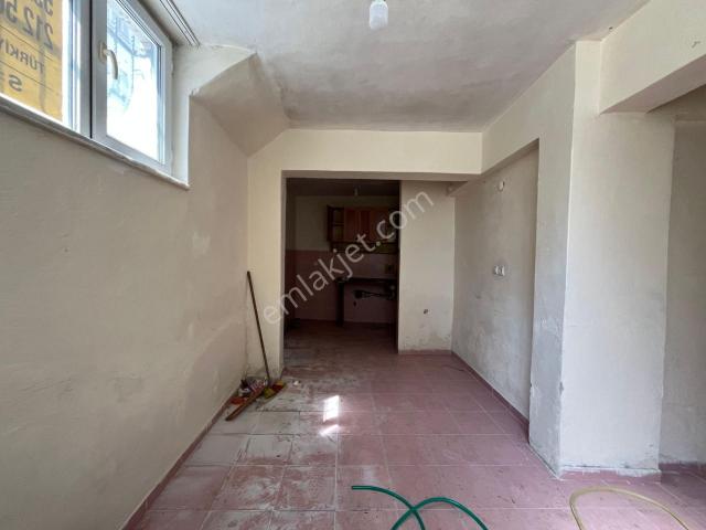 Esenler Fatih Mah Türkiye Emlak 35m² Kiralık Dükkan