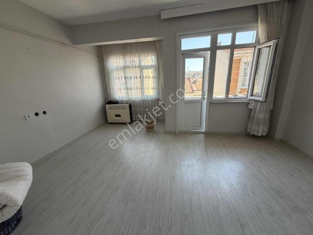 Esenler Fatih Mahallesi'nde Satılık Daire 85 Metre²