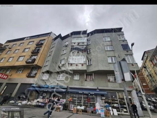 Esenler Üçyüzlüde 1+1 70m2 Geniş Teraslı Çatı Katı Kombili