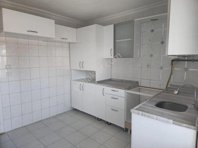 Esentepe Mah.altay Yapı Sitesi Ara Kat 4+1 3 Balkonlu Kiralık Daire