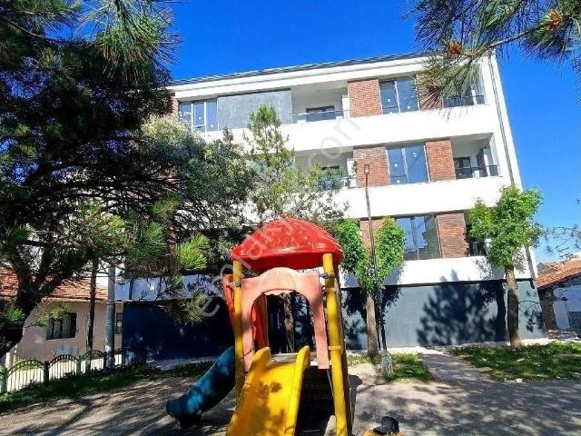 Esentepe Sarıgül Sokak'ta Park Manzaralı Fırsat Daire