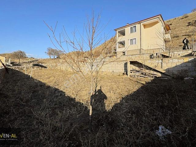 Esentepe'de Doğayla İç İçe 1100 Metre² Arsalı Satılık Villa